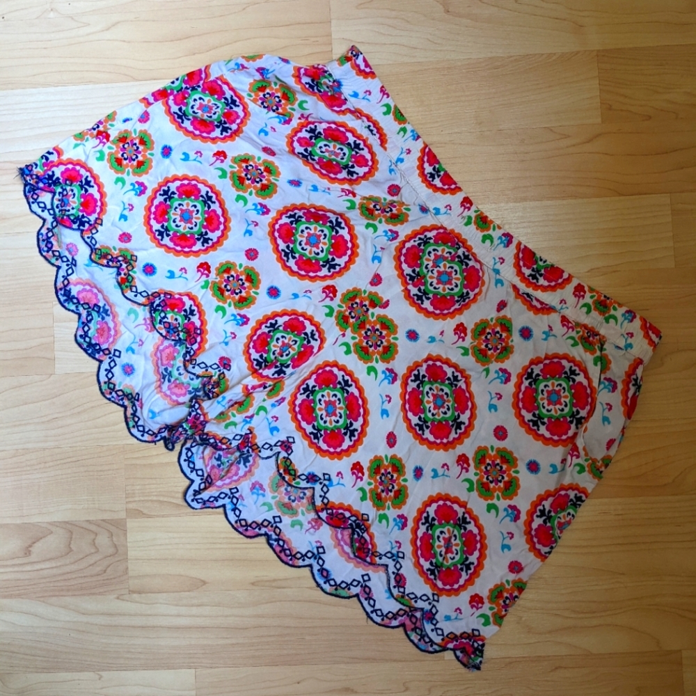 Printed Scalloped Edge Shorts